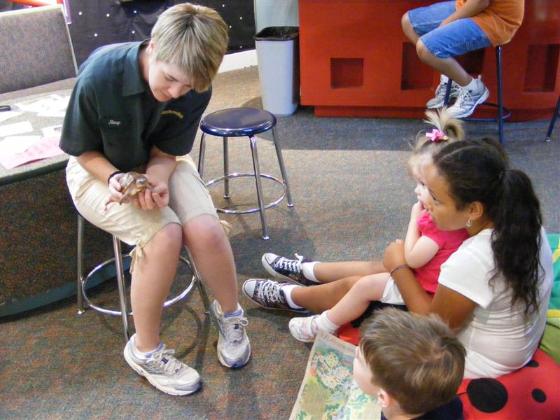 Jess2ndBDay_DALZoo (10) (Medium).JPG - This was at my ZOO party!  (This party would be the third shindig I've had this week!) - Ms. Stacy is showing Lexi, Alex & I a box turtle!  I didn't want to touch it though...ewwww!?...